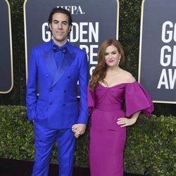 Sacha Baron Cohen e Isla Fisher en la alfombra roja de los Globos de Oro 2020