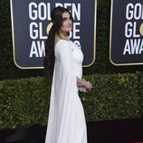 Idina Menzel en la alfombra roja de los Globos de Oro 2020