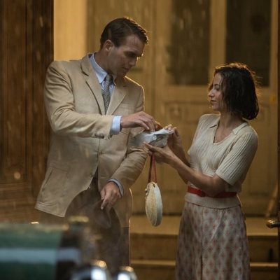 Amelia Garayoa y Max, en 'Dime quién soy'