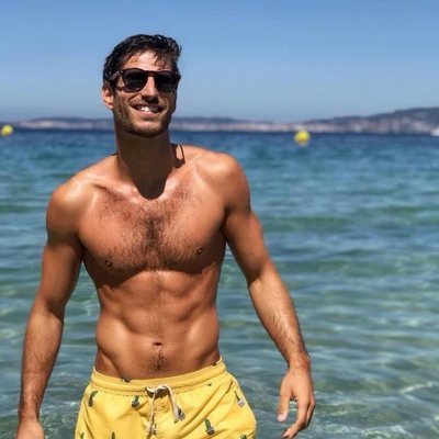 Cesc Escolà, profesor de fitness de 'OT 2020', posa sexy en la playa