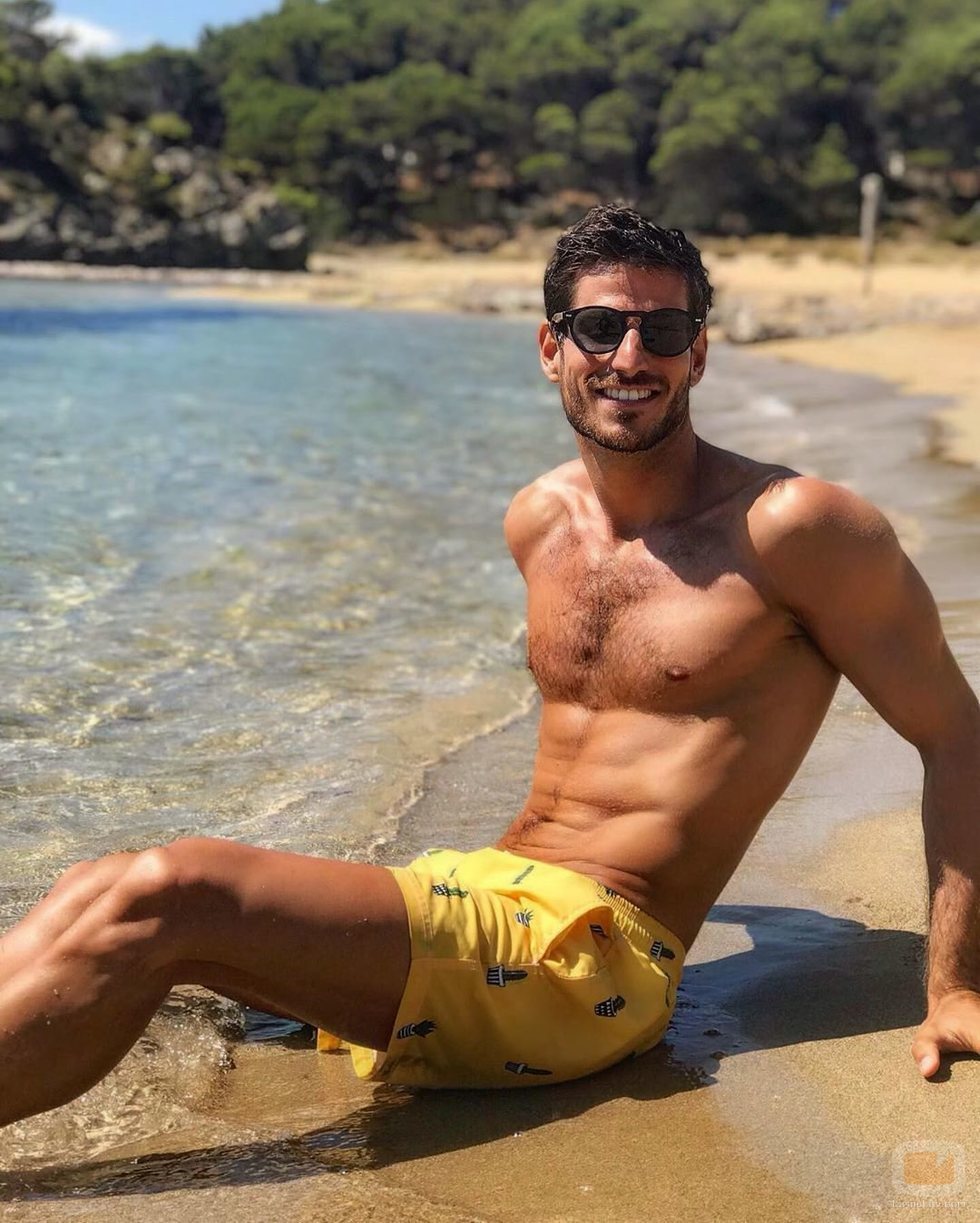 Cesc Escolà, profesor de 'OT 2020', muy sexy en la playa