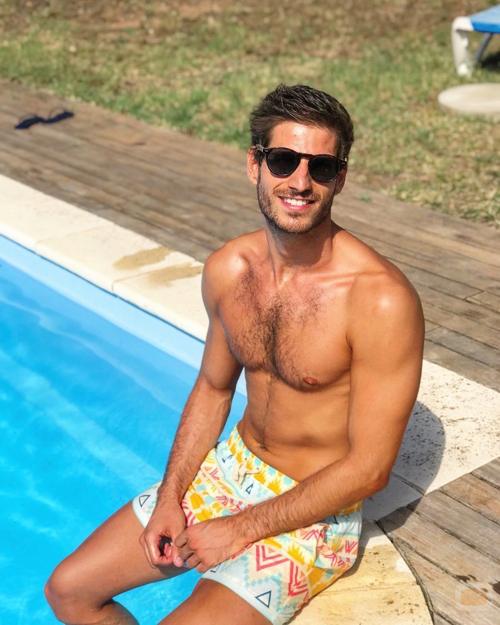 Cesc Escolà, maestro de fitness en 'OT 2020', semidesnudo en la piscina