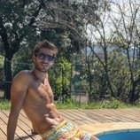 Cesc Escolà, de 'OT 2020', sexy y semidesnudo en una piscina