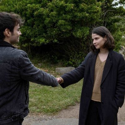 Vega (Alba Galocha) conoce a Gael (Nacho Nugo) en 'Néboa'