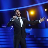Jorge González como Miguel Poveda en la Gala 2 de 'Tu cara me suena 8'