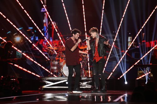 Rafa y Hugo cantan "Tu calorro" en la Gala 1 de 'OT 2020'