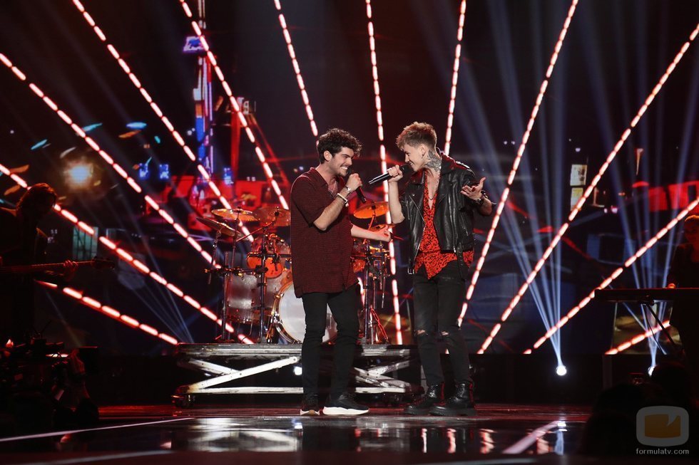 Rafa y Hugo cantan "Tu calorro" en la Gala 1 de 'OT 2020'