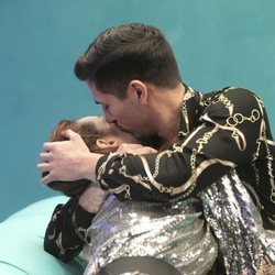 Gianmarco besa a Adara en la Gala 2 de 'El tiempo del descuento'