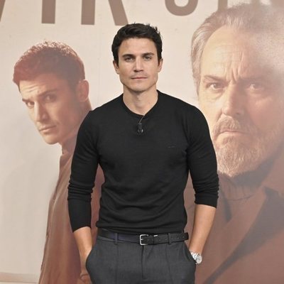 Álex González es Mario Mendoza en 'Vivir sin permiso'