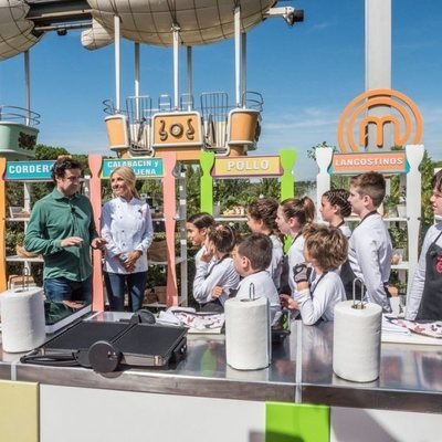 Cayetana Guillén Cuervo visita a los aspirantes de 'MasterChef Junior 7'