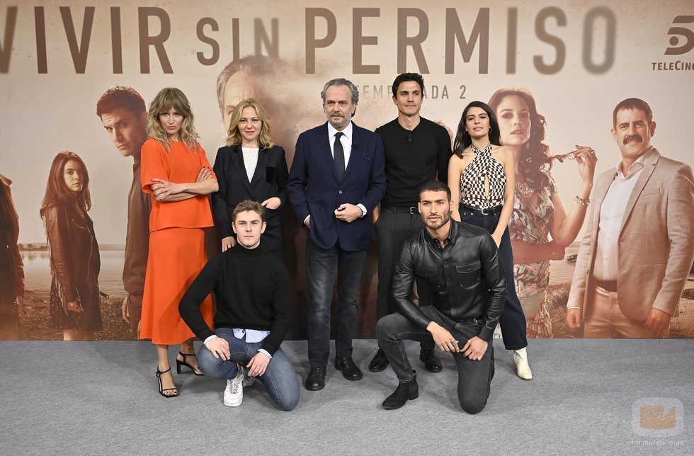 Elenco de 'Vivir sin permiso' en su temporada final