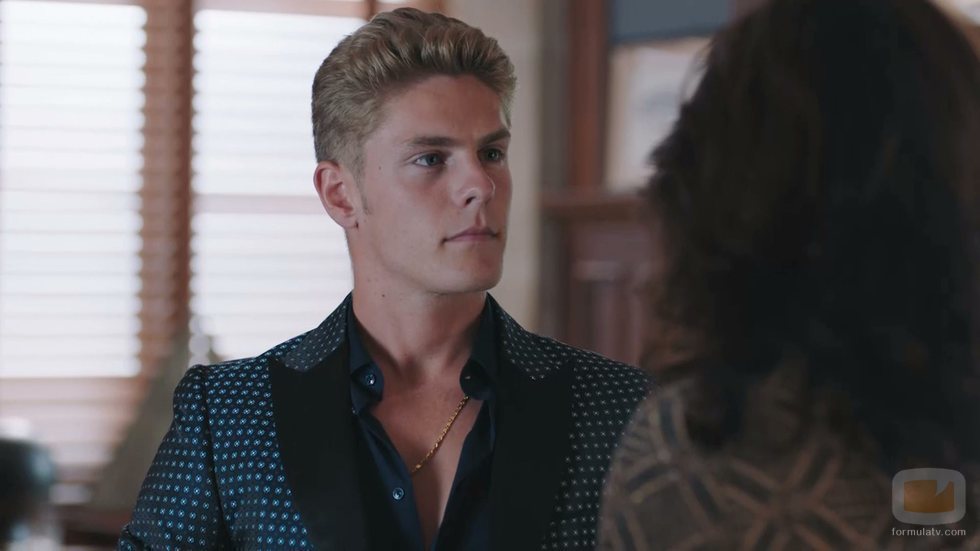 Daniel Arteaga (Patrick Criado) en el 2x01 de 'Vivir sin permiso'