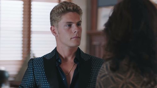 Daniel Arteaga (Patrick Criado) en el 2x01 de 'Vivir sin permiso'