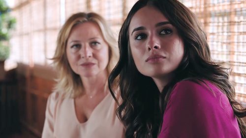 Chon y Nina, juntas en el 2x01 de 'Vivir sin permiso'