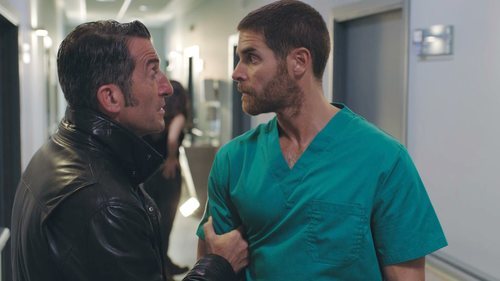 Ferro y el doctor Olid en el 2x01 de 'Vivir sin permiso'