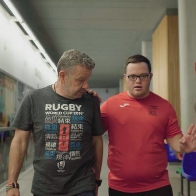 Roberto camina junto a Chicote en 'Auténticos'