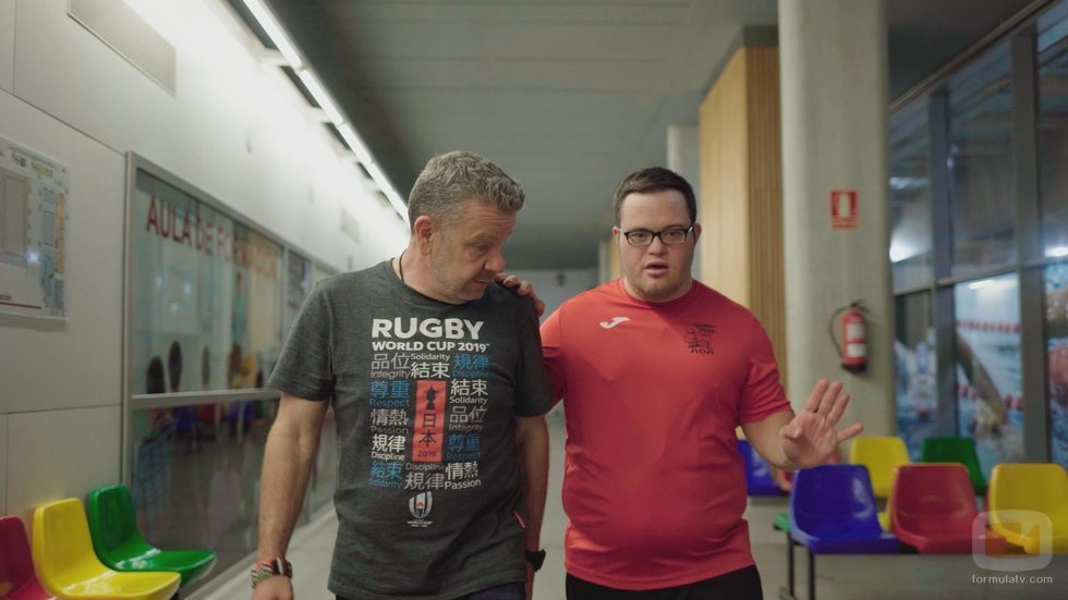 Roberto camina junto a Chicote en 'Auténticos'