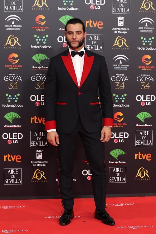 Antonio Velázquez posa en la alfombra roja de los Premios Goya 2020