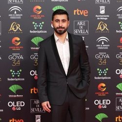 El cantante Rayden posa en la alfombra roja de los Premios Goya 2020