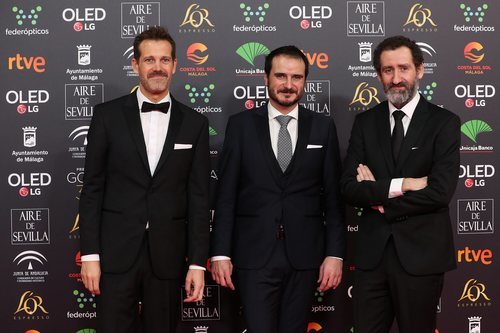 Jon Garaño, Aitor Arregi y José Mari Goenaga en la alfombra roja de los Premios Goya 2020