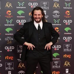 Asier Etxeandia en la alfombra roja de los Premios Goya 2020