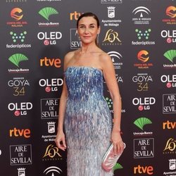 Mona Martínez posa en la alfombra roja de los Premios Goya 2020