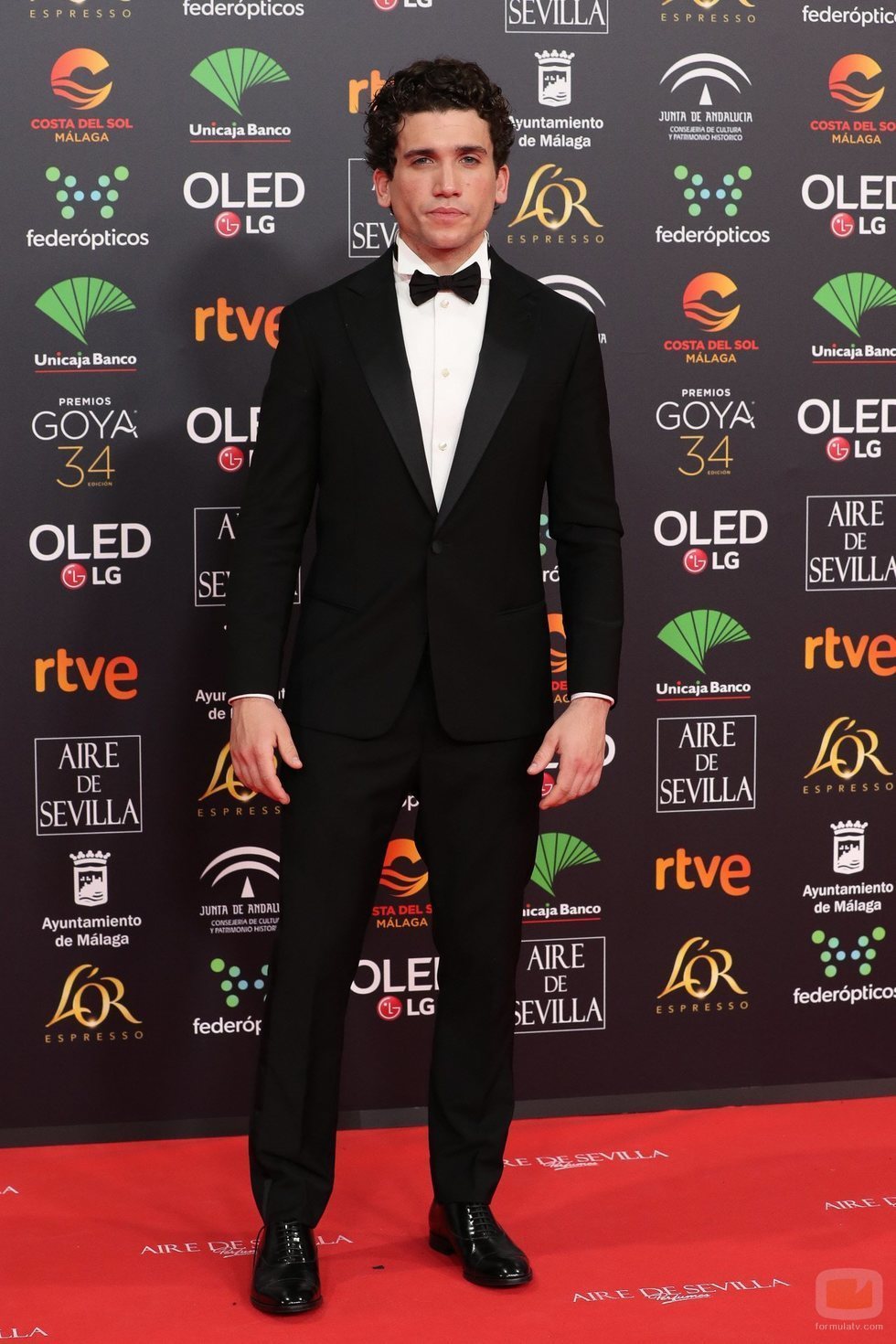 Jaime Lorente en la alfombra roja de los Premios Goya 2020