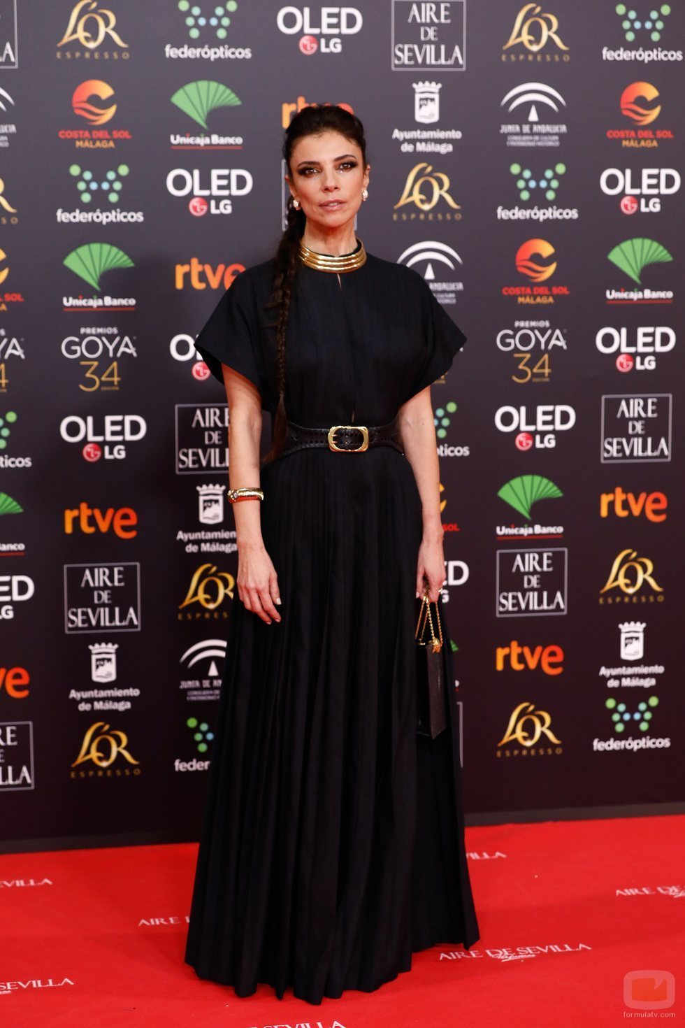 Maribel Verdú posa en la alfombra roja de los Premios Goya 2020