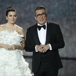 Silvia Abril y Andreu Buenafuente durante el inicio de la gala de los Premios Goya 2020