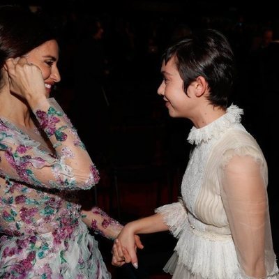 Penélope Cruz y Greta Fernández en los Premios Goya 2020