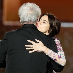 Pedro Almodóvar y Penélope Cruz en los Premios Goya 2020
