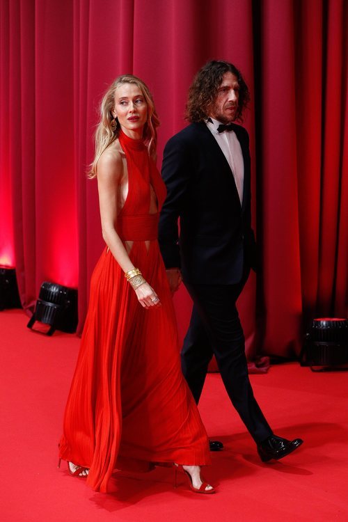 Carles Puyol y Vanesa Lorenzo en la alfombra roja de los Premios Goya 2020