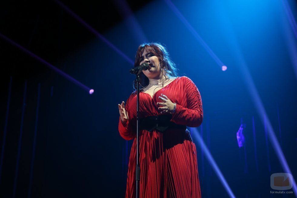 Ariadna, primera expulsada de 'OT 2020', cantando en la Gala 2