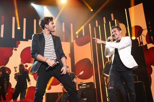 Bruno y Javy cantando juntos en la Gala 2 de 'OT 2020'
