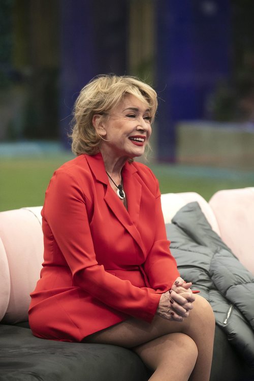 Mila Ximénez visita la casa en la Gala 3 de 'El tiempo del descuento'