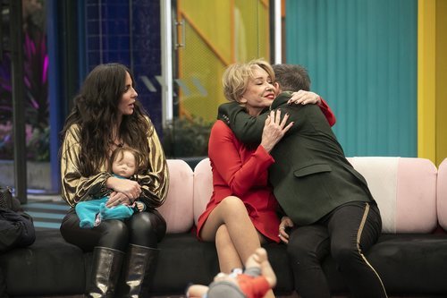 Anabel Pantoja, Maestro Joao y Mila Ximénez en la Gala 3 de 'El tiempo del descuento'