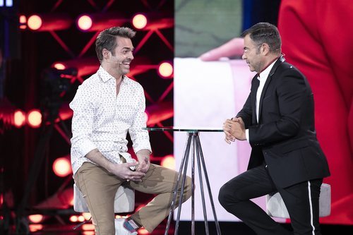 Hugo Castejón es entrevistado por Jorge Javier Vázquez en la Gala 3 de 'El tiempo del descuento'
