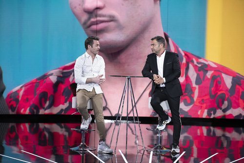 Jorge Javier Vázquez charla con Hugo Castejón en la Gala 3 de 'El tiempo del descuento'