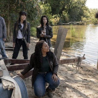 Silas, Huck, Hope, Iris y Elton en 'The Walking Dead: World Beyond'