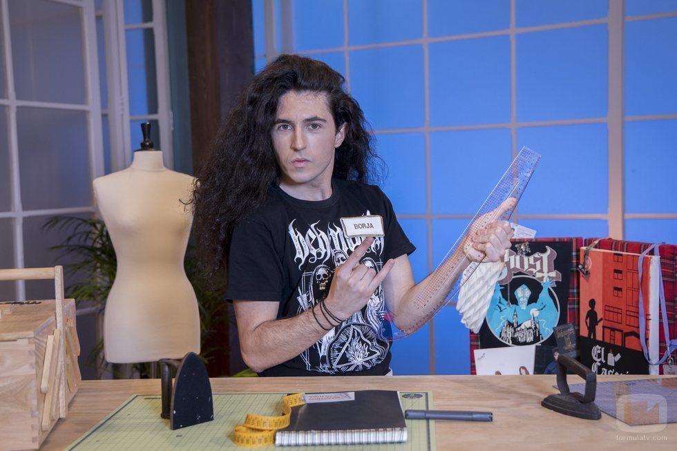 Borja, aprendiz de 'Maestros de la costura 3'