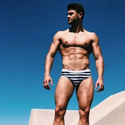 Ismael Nicolás ('La isla de las tentaciones'), muy sexy y sugerente en bañador