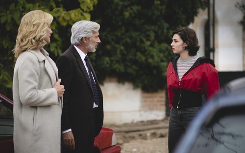 Antonio y Merche se encuentran con su hija María en el capítulo 20x15 de 'Cuéntame cómo pasó'