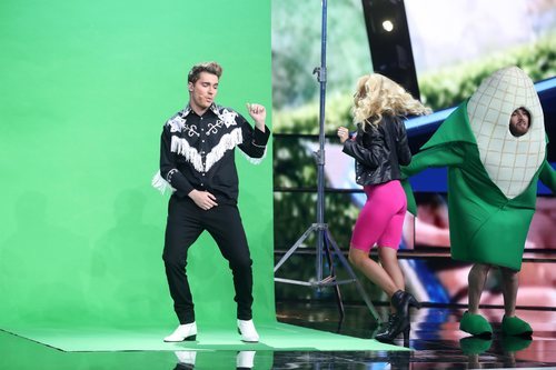 Jesús Oviedo de Gemeliers es Justin Bieber en  la Gala 4 de 'Tu cara me suena 8'