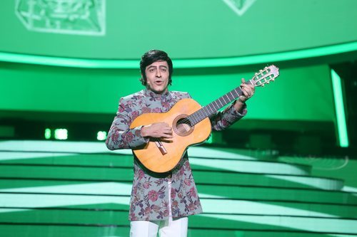 Javi Cantero se convierte en Peret en la Gala 4 de 'Tu cara me suena 8'