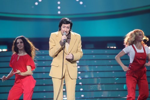 Rocío Madrid irreconocible como El Fary en la Gala 4 de 'Tu cara me suena 8'