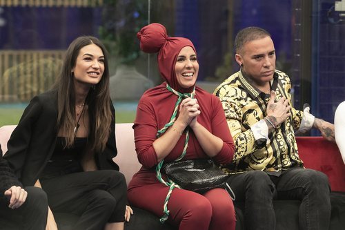 Estela Grande, Anabel Pantoja y Dinio en la Gala 4 de 'El tiempo del descuento'