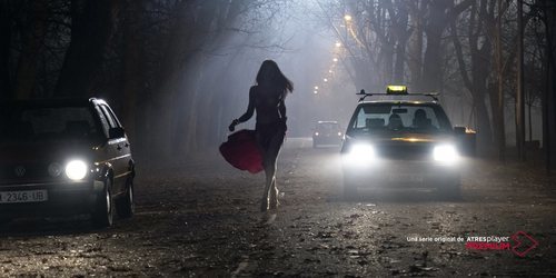 Cristina Ortiz recorre las calles en 'Veneno'