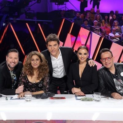 Manel Fuentes y el jurado en la Gala 5 de 'Tu cara me suena 8'
