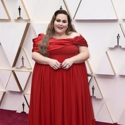 Chrissy Metz posa en la alfombra roja de los Oscar 2020