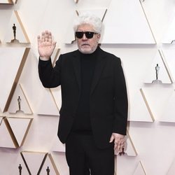 Pedro Almodóvar posa en la alfombra roja de los Oscar 2020